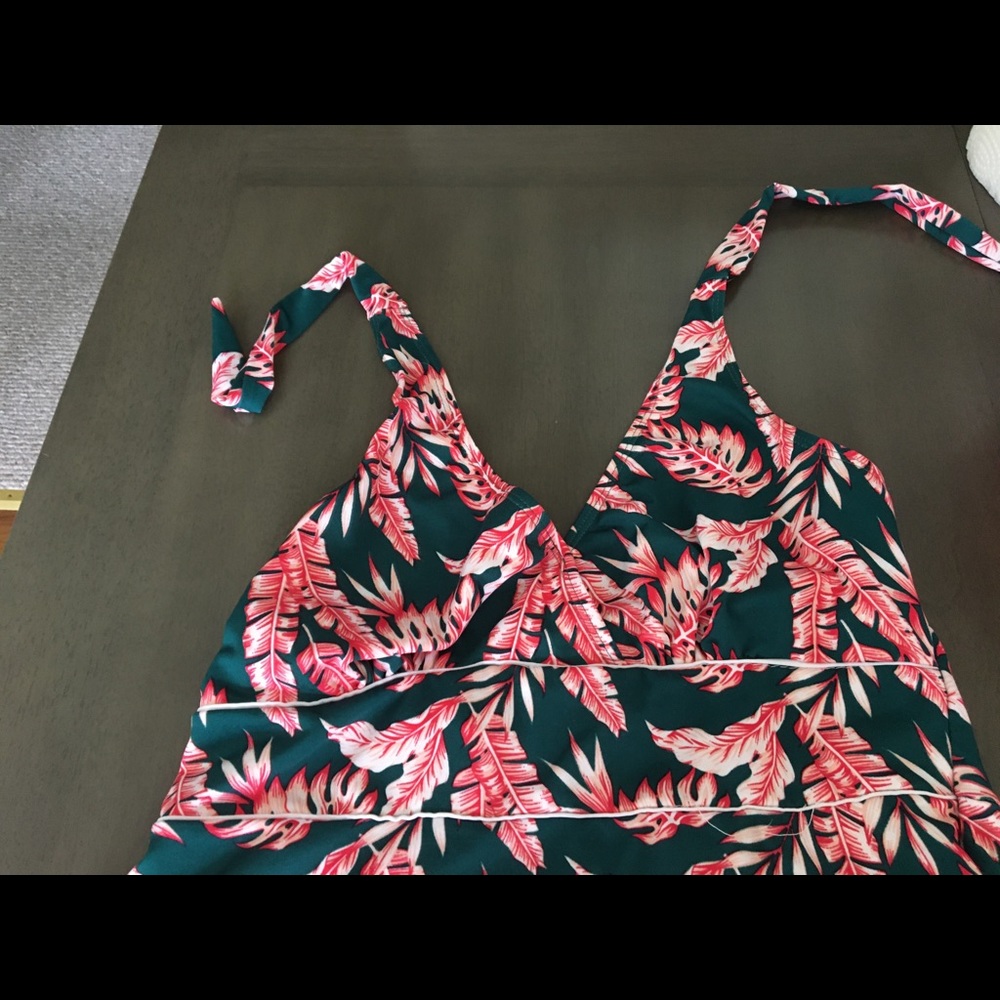 Bathing suit - Picture 3 of 4